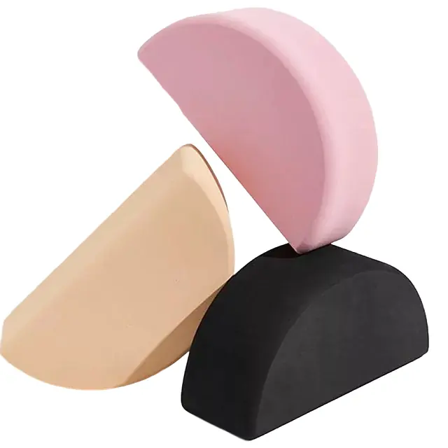 Bloco de ioga em formato de meia lua